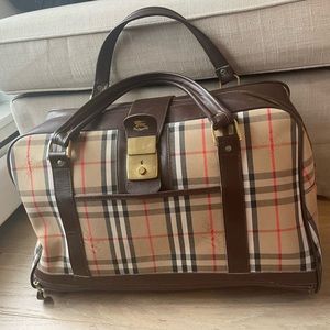 Vintage Burberry Luggage. Great condition, classic Nova Check. Made in England